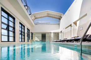  Starhotels Grand Milan  Саронно